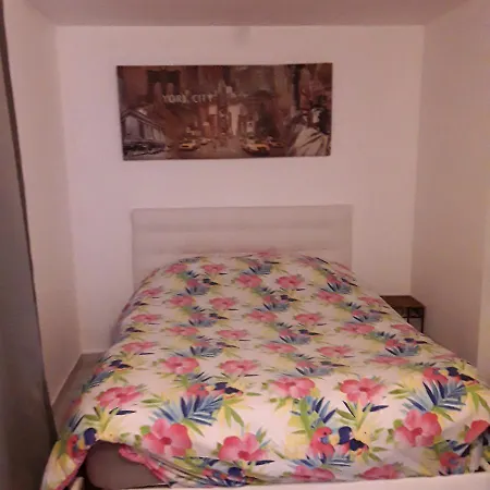 شقة T2 سان لوران دي لا سالانك